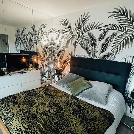 Beautiful Modern Fully Furnished Studio 르발루아페레 외부 사진