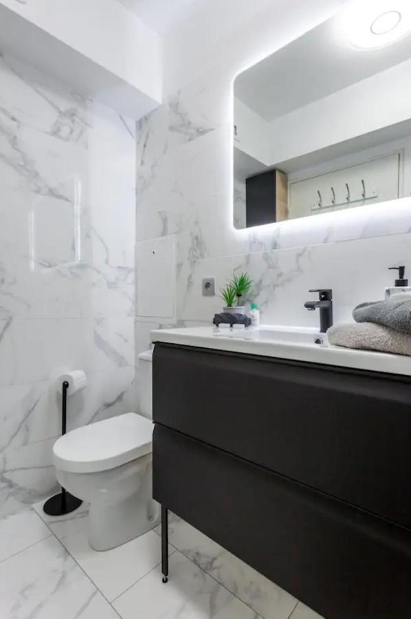 Beautiful Modern Fully Furnished Studio 르발루아페레 외부 사진