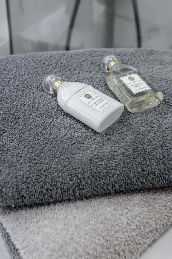 Beautiful Modern Fully Furnished Studio 르발루아페레 외부 사진